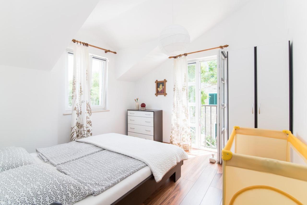 פוסטיר Apartments Mare מראה חיצוני תמונה