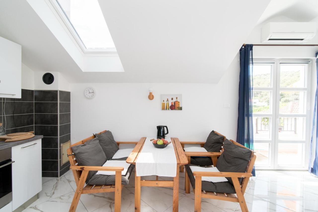 פוסטיר Apartments Mare מראה חיצוני תמונה