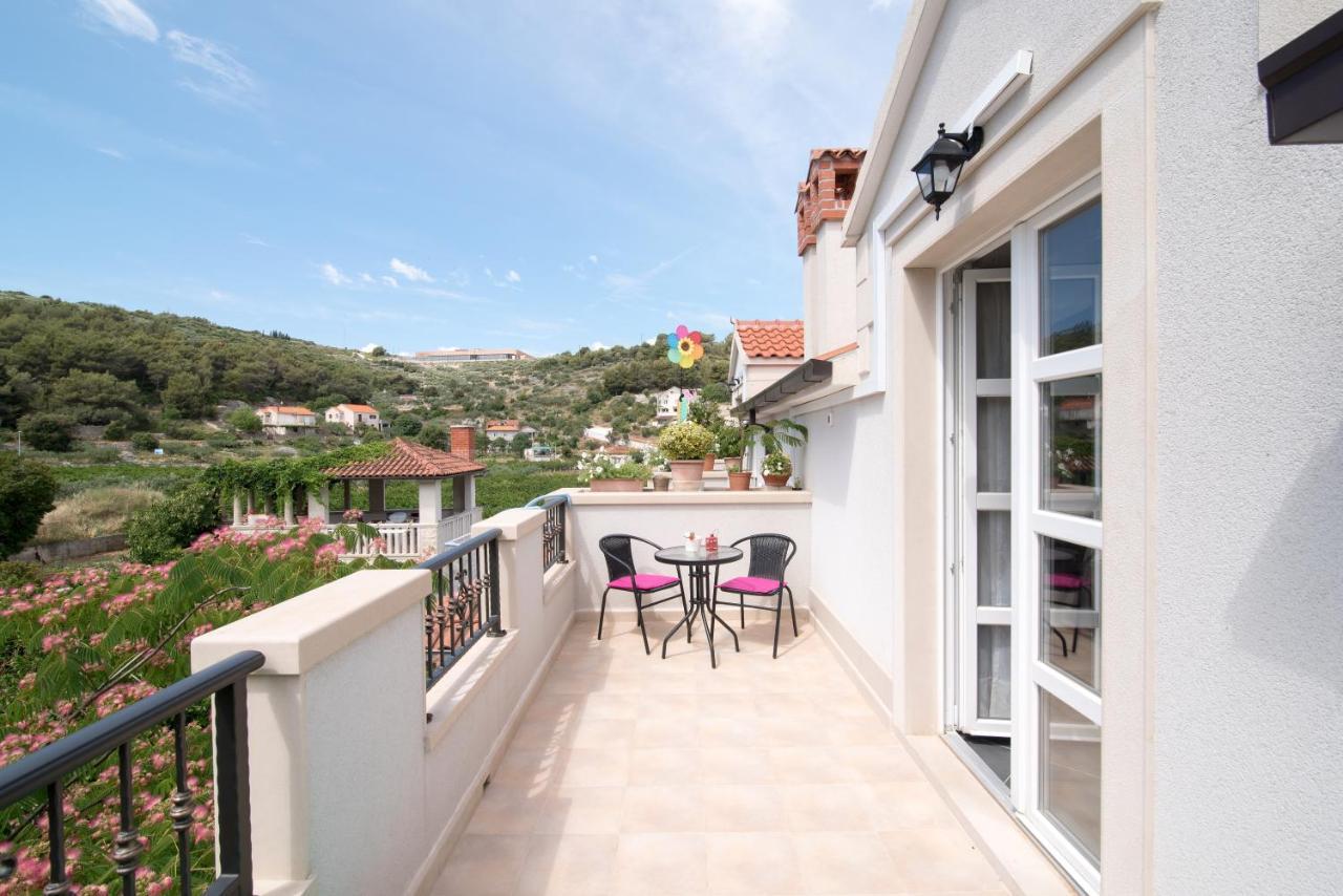 פוסטיר Apartments Mare מראה חיצוני תמונה