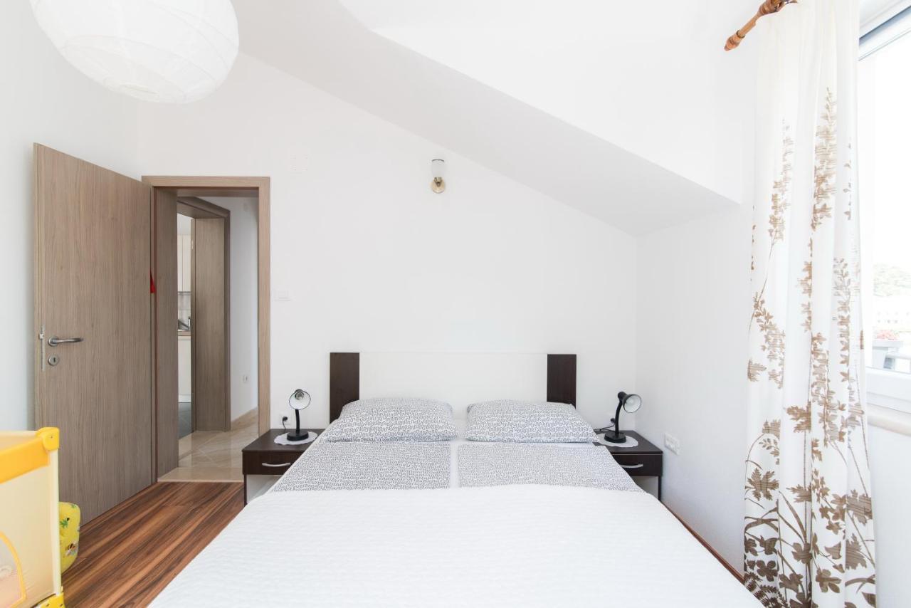 פוסטיר Apartments Mare מראה חיצוני תמונה