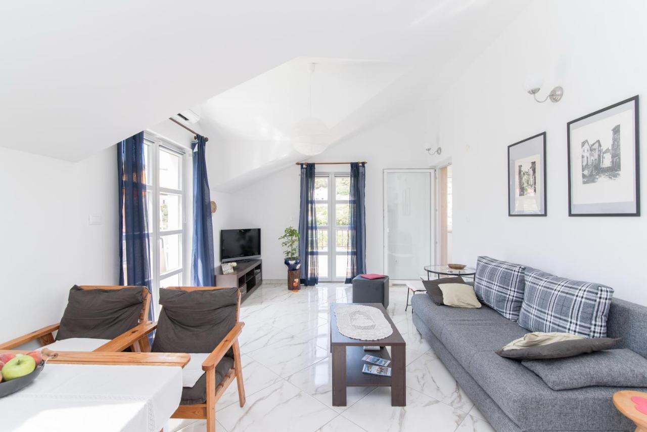 פוסטיר Apartments Mare מראה חיצוני תמונה