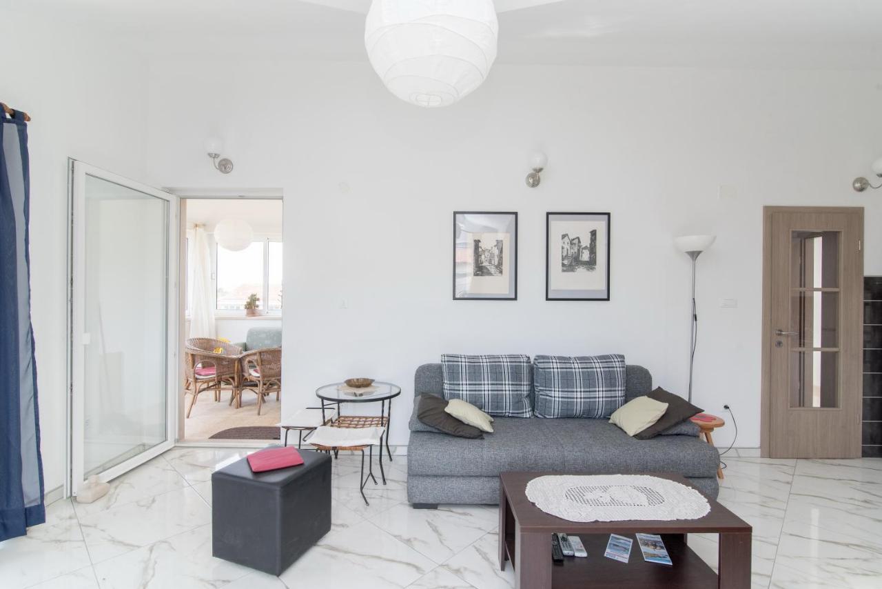 פוסטיר Apartments Mare מראה חיצוני תמונה