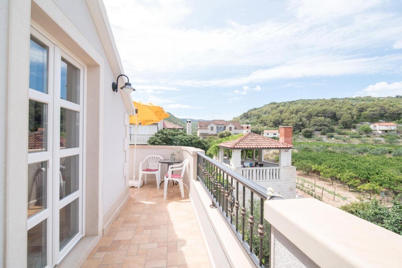פוסטיר Apartments Mare מראה חיצוני תמונה