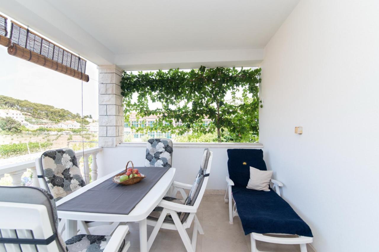 פוסטיר Apartments Mare מראה חיצוני תמונה