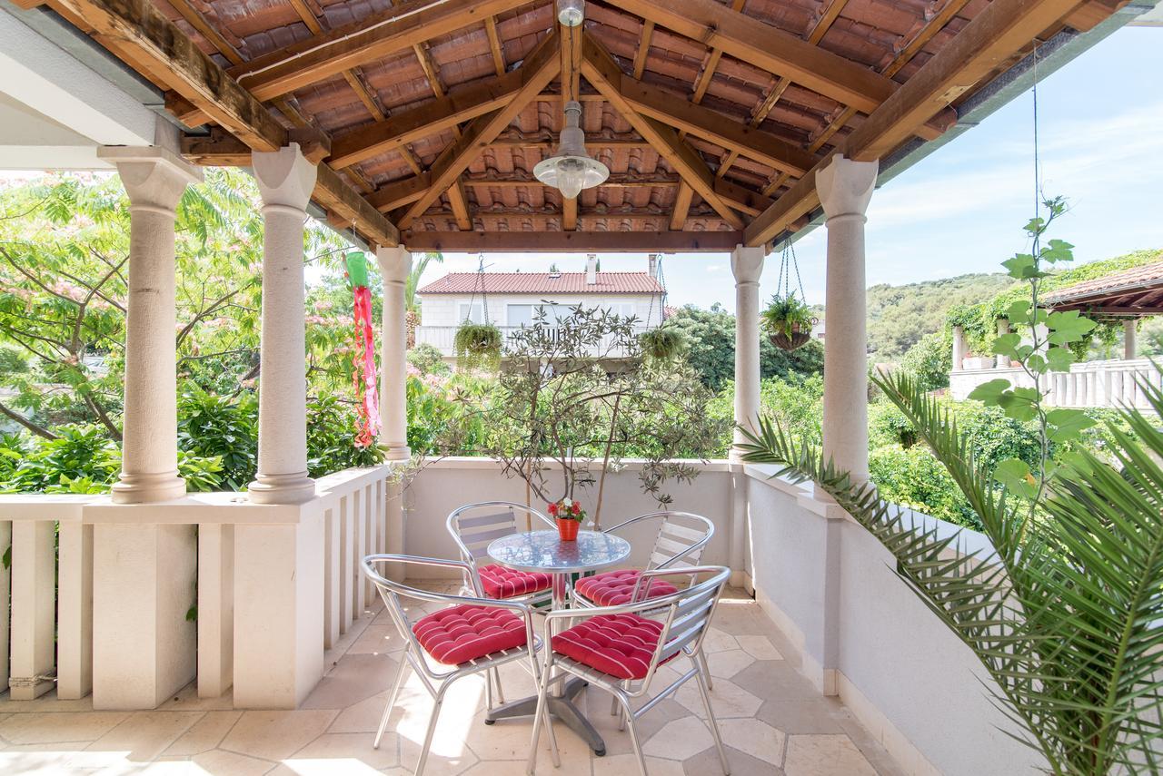 פוסטיר Apartments Mare מראה חיצוני תמונה