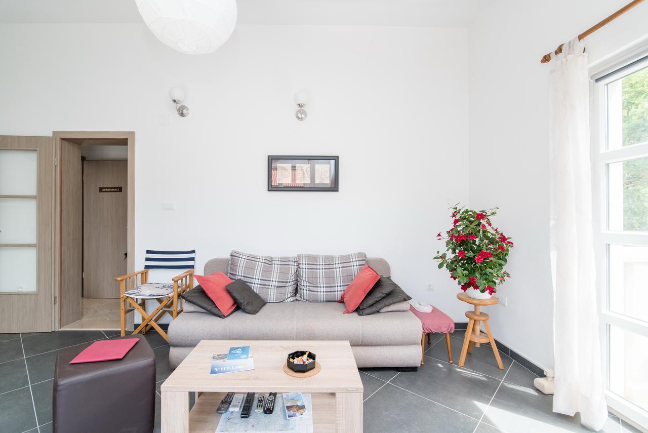 פוסטיר Apartments Mare מראה חיצוני תמונה